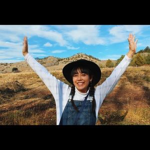 Meet your Posher, Julia